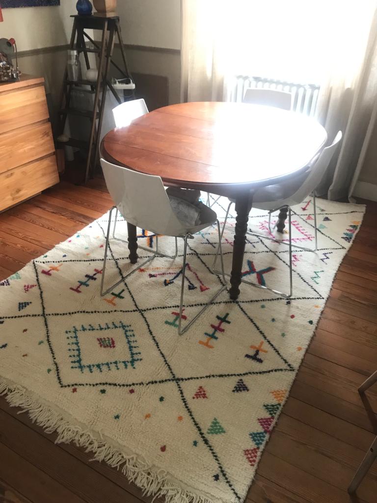 image d'un tapis chez une cliente de Cely tapis berbère chez nos cliente