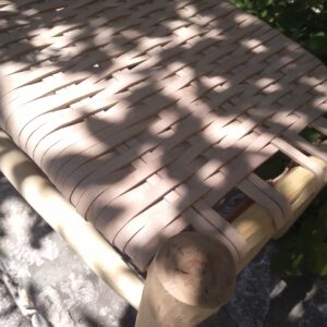 banc tressé cuir beige