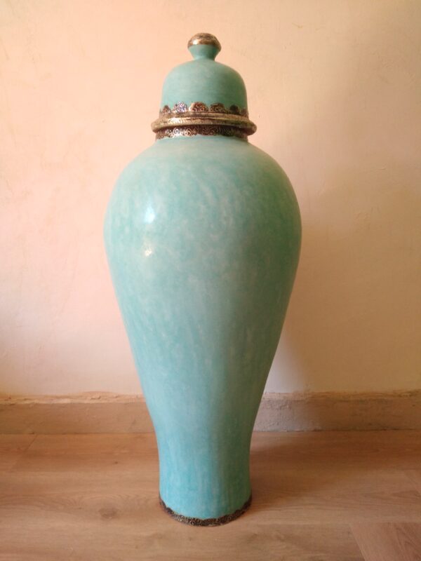 Photo d'une grande jarre bleu turquoise avec couvercle, martelé alliage argent poterie xxl.