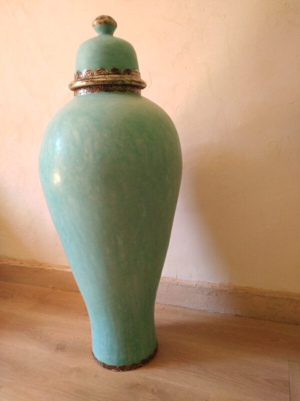 Photo d'une grande jarre bleu turquoise avec couvercle, martelé alliage argent poterie xxl.