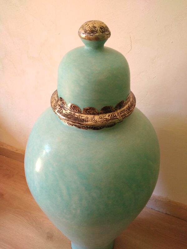 Photo d'une grande jarre bleu turquoise avec couvercle, martelé alliage argent poterie xxl.