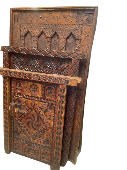 Porte chez les antiquaires