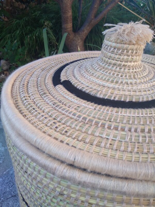 Corbeille en doum fabrication artisanat marocain.
