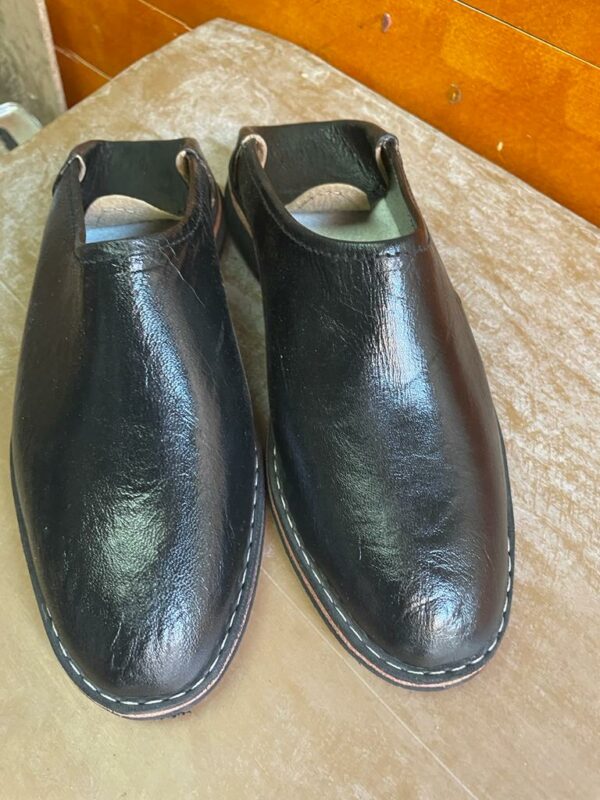 babouche mixte cuir noir semelle pneu recyclé