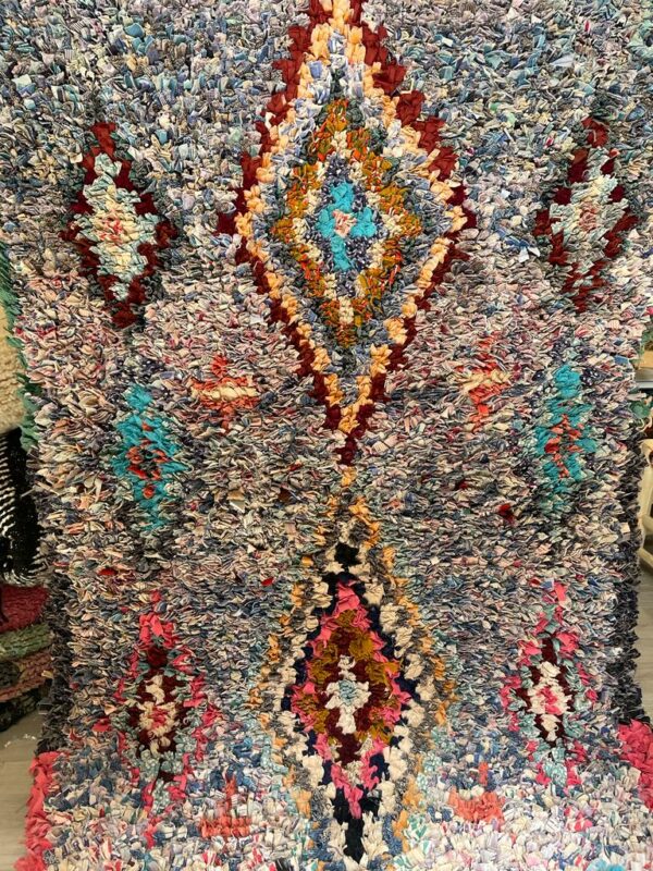 Photo d'un tapis Boucherouite vintage multicolores 220 x 95.