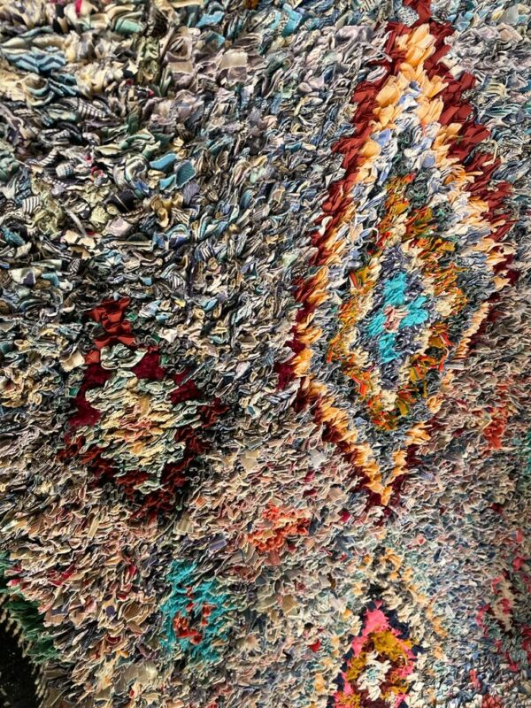 Photo d'un tapis Boucherouite vintage multicolores 220 x 95.