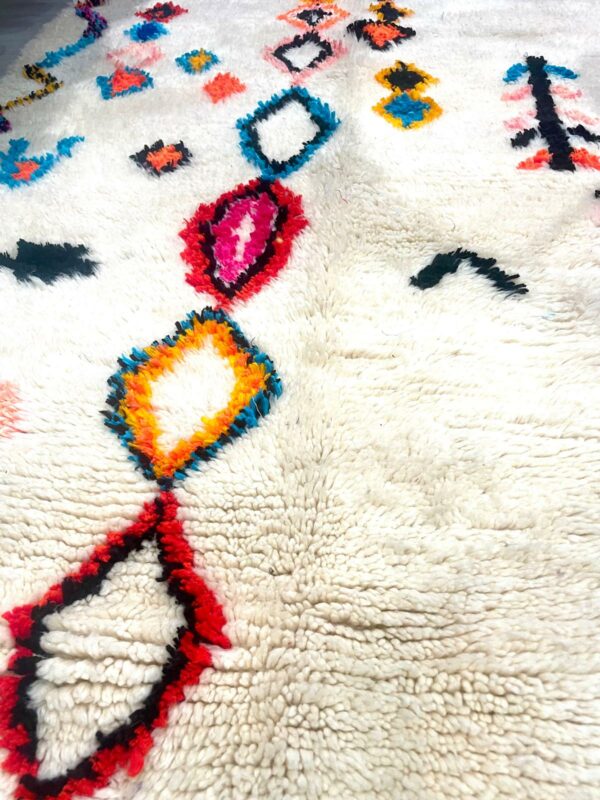 Tapis Azilal en laine vue de près.