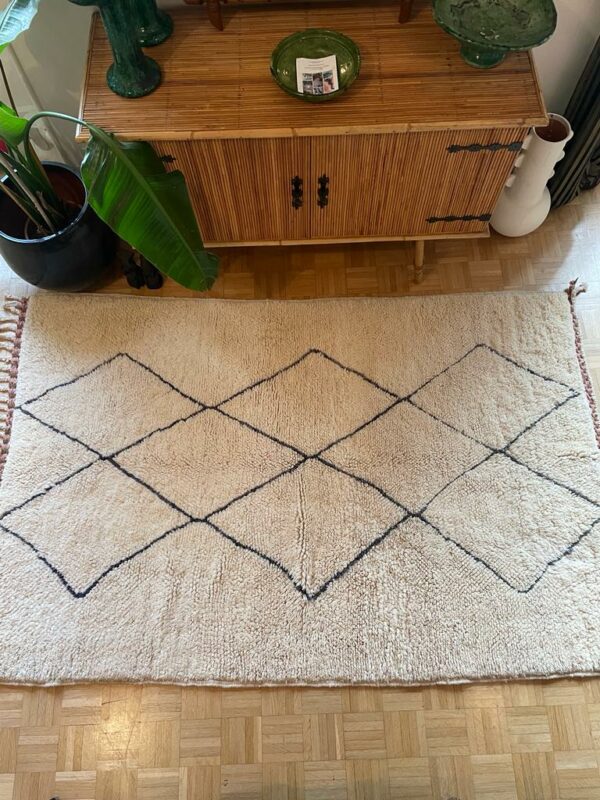 Photo d'un tapis Mrirt losanges gris.