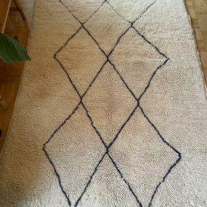 Photo d'un tapis Mrirt losanges gris.