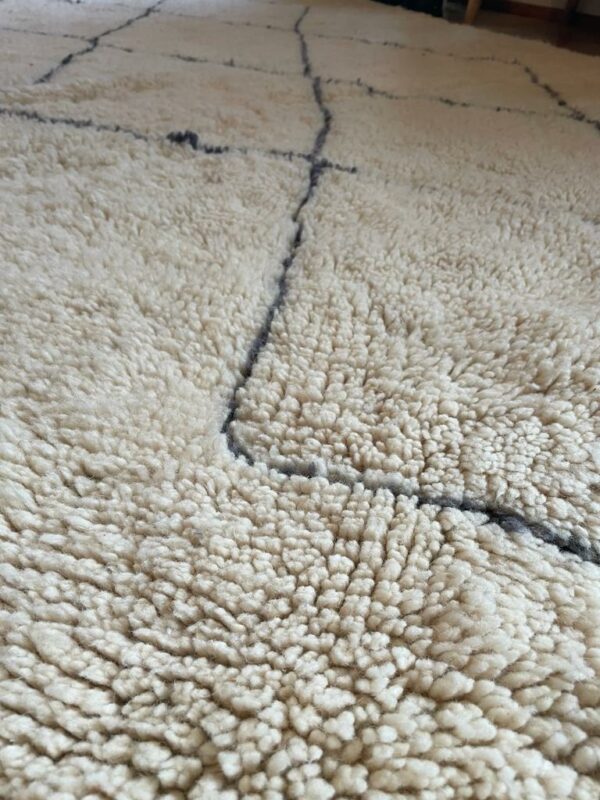 Photo d'un tapis Mrirt losanges gris.