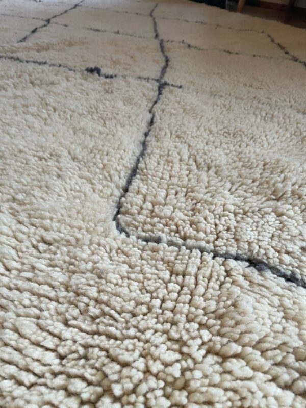 Photo d'un tapis Mrirt losanges gris.
