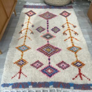 Photo d'un tapis Azilal motif multicolores.