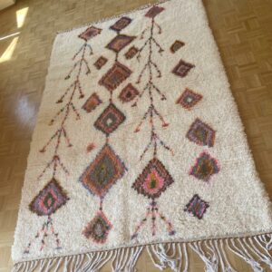 Photo d'un tapis Azilal motif multicolores.