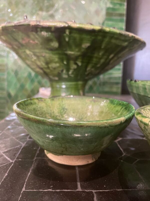Photo d'un poterie de Tamegroute. Mini bol vert Tamegroute.