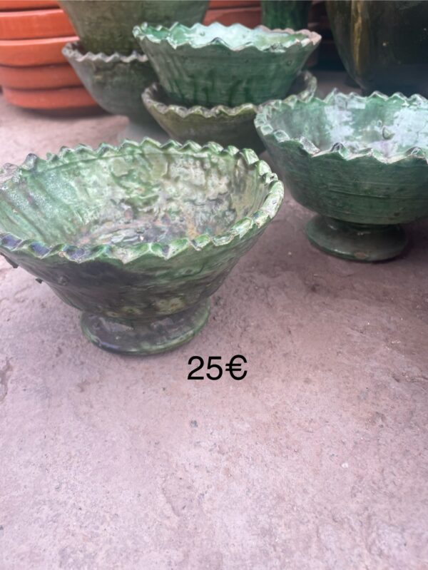 Poterie de Tamegrout | petite coupelle sur pied.