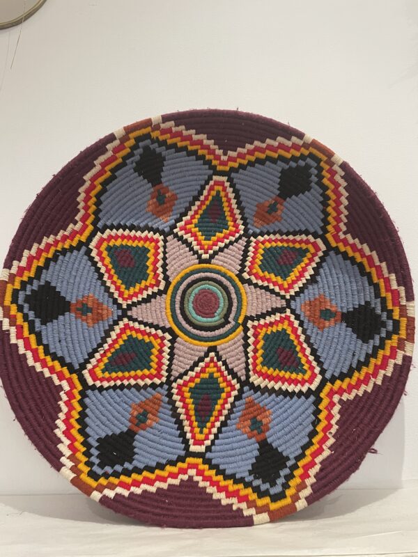 Photo d'un plateau suspension rosace multicolore.