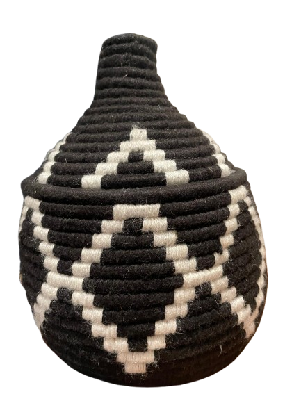 Mini_corbeille_doum_et_laine__12_-removebg-preview Mini corbeille en doum et laine.