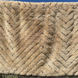 Tapis Mrirt motif chevron.