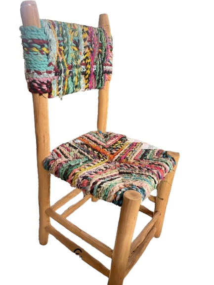 chaise_en_bois_et_tissage_boucherouite-removebg-preview chaise en bois et tissage boucherouite