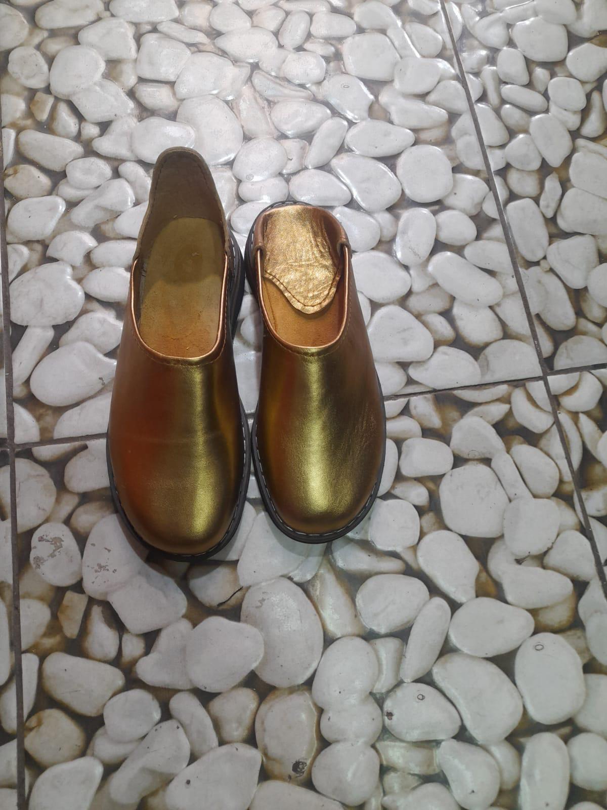 Babouche dorée femme semelle pneus (2) Babouche or pour femme.