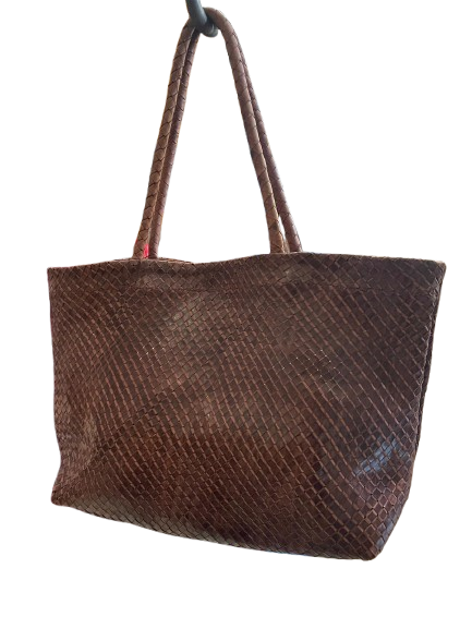 Sac_en_cuir_tressé_marron__4_-removebg-preview Sac en cuir tessé marron.