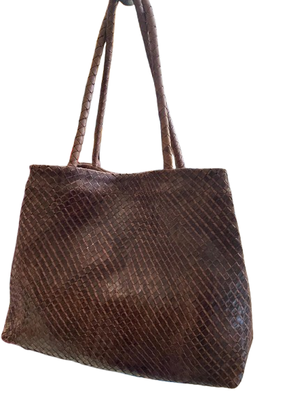 Sac_en_cuir_tressé_marron__5_-removebg-preview Sac en cuir tessé marron.