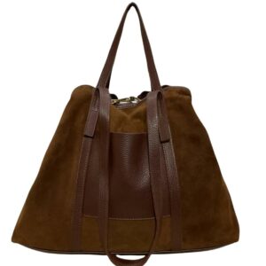 Sac cabas en cuir couleur cognac.