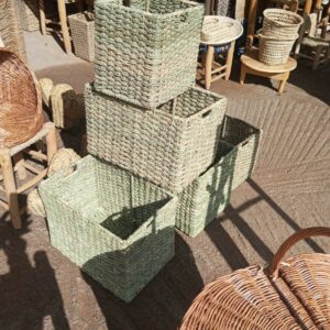 Malle de rangement sans couvercle.