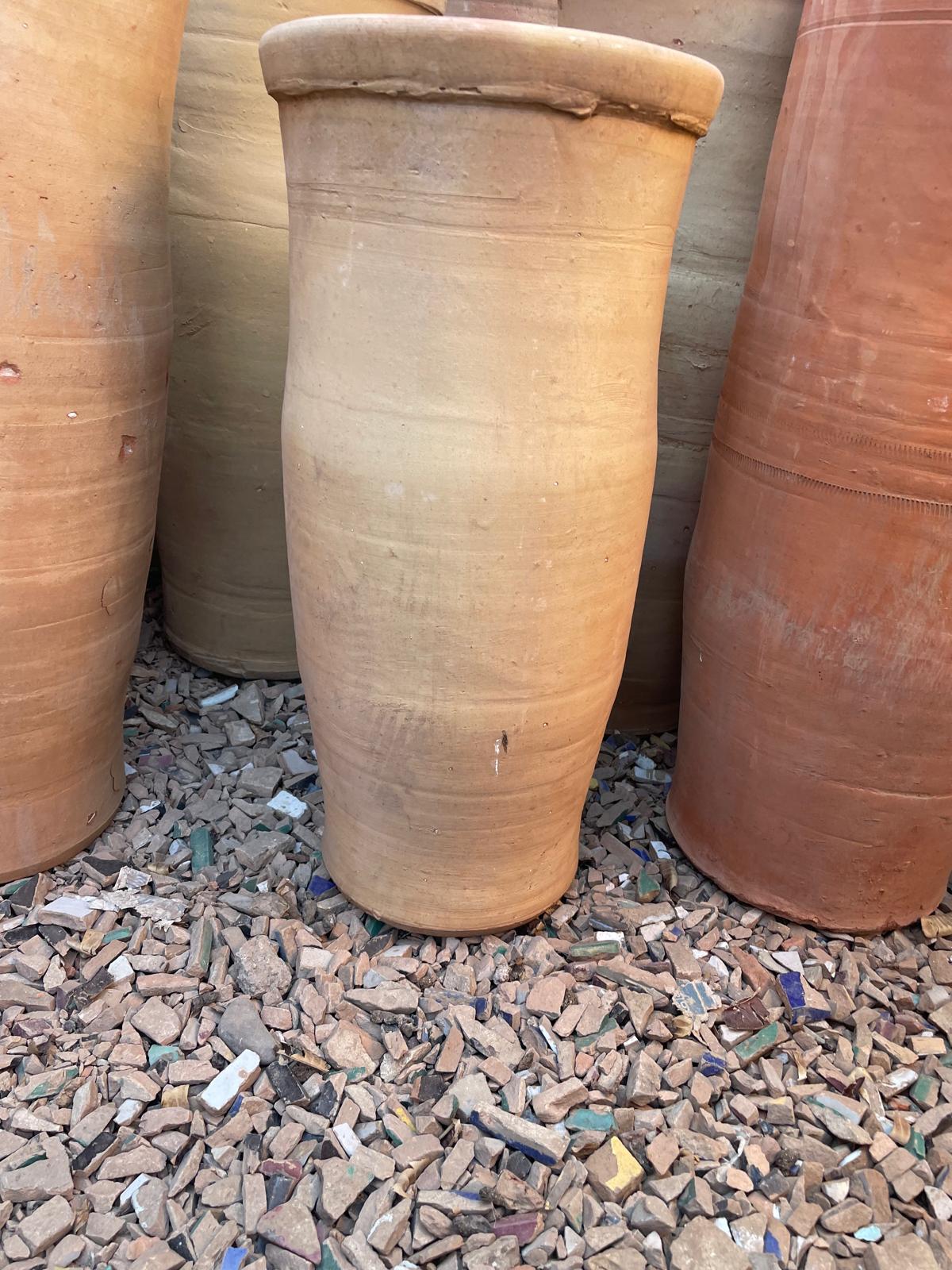 Poterie terre cuite format tubulaire artisanal cely-zya (3) Poterie tubulaire en terre cuite.