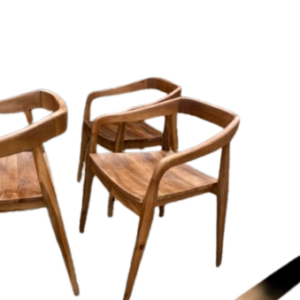 Chaise en noyer massif aux lignes