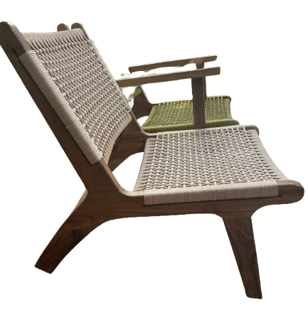 fauteuil artisanal matiere synthetique Fauteuil artisanal, matiere synthetique.