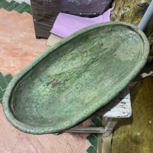 Poterie de Tamegroute marocaine ovale verte.