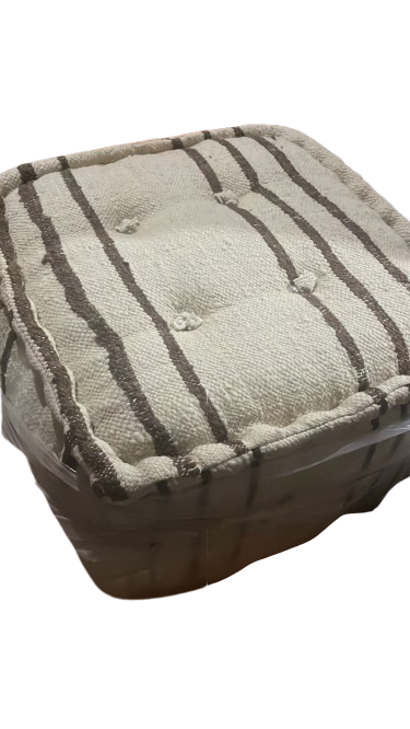 Poufs_berbere_laine__7_-removebg-preview pouf berbère artisanal