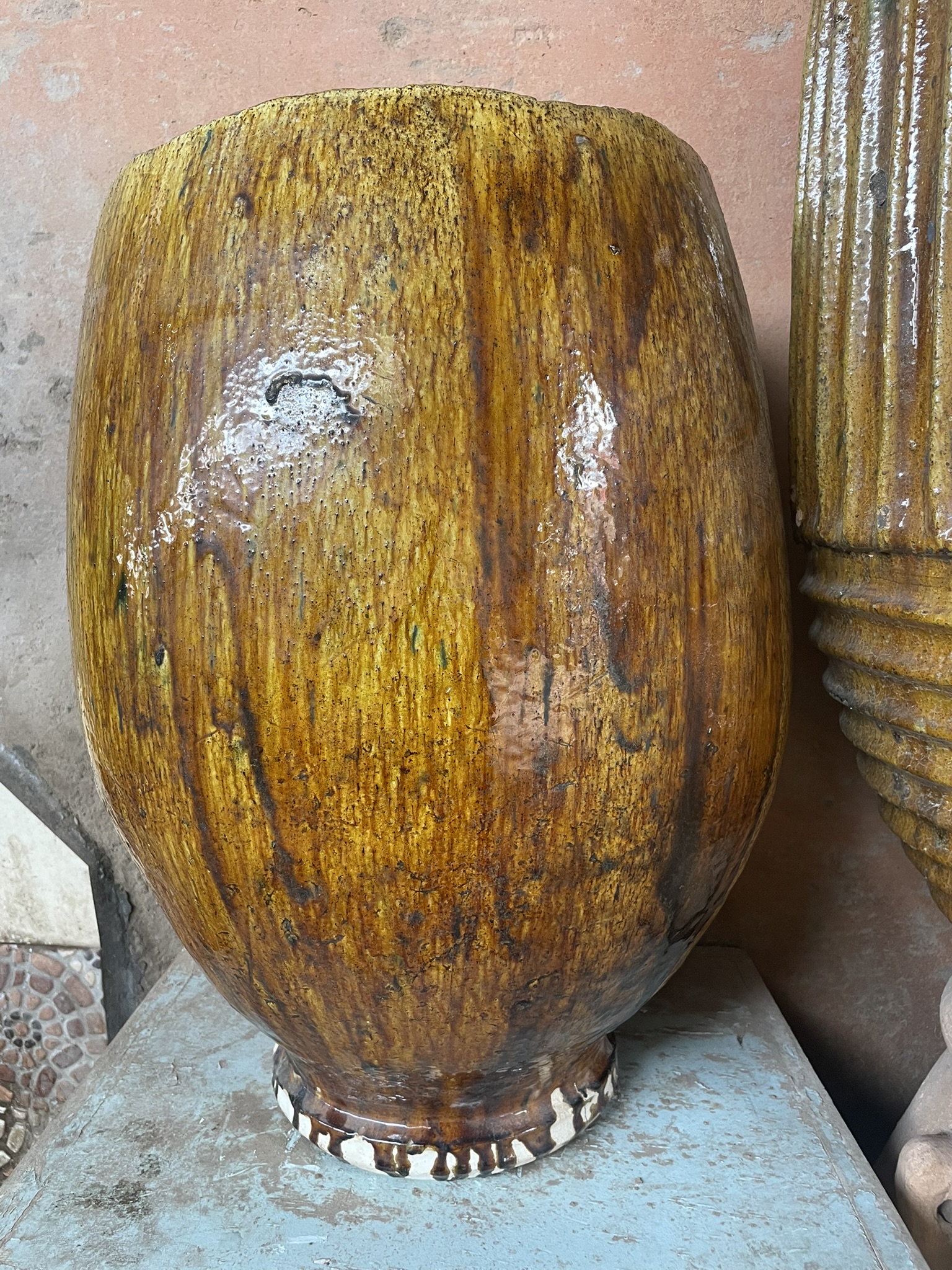 grande jarre Tamegroute ocre, miel et vert (5) Grande jarre tamegroute forme arrondie