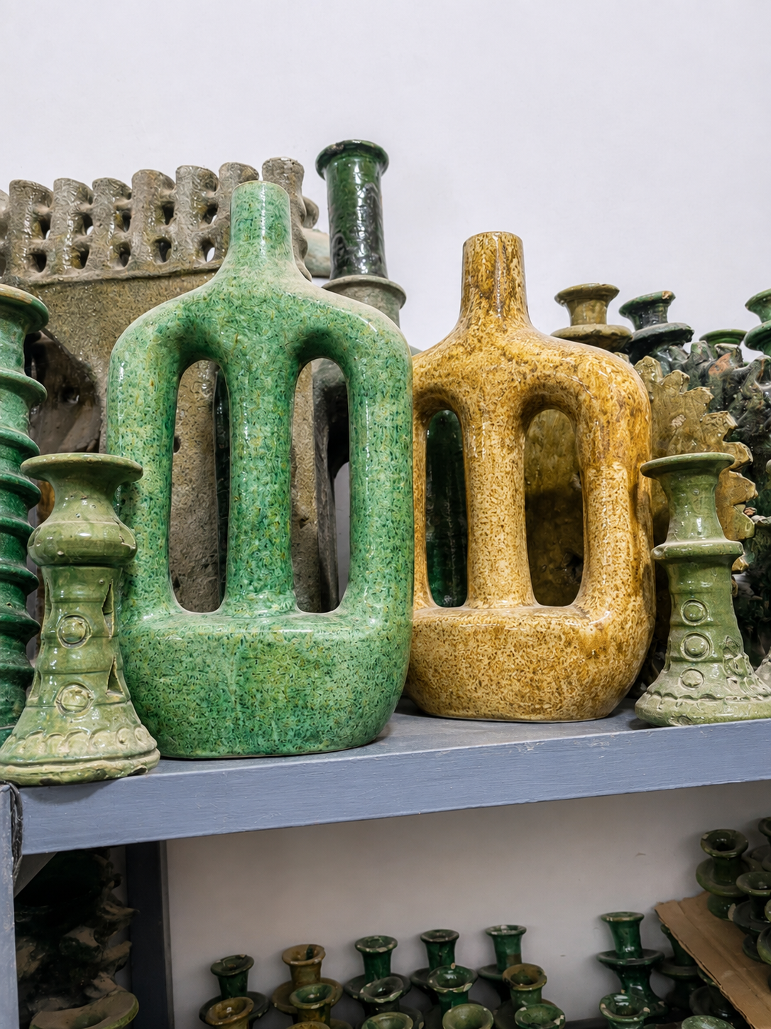 Sculpture en émaille jaune poterie de Tamegroute.